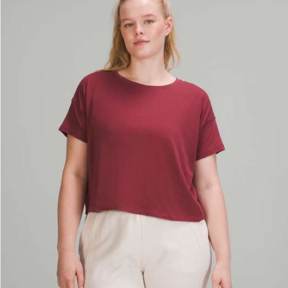 Lululemon Cate’s Tee in Mulled Wine 6
